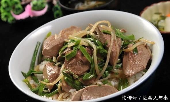 脸色|韭菜和它是绝配,隔三差五吃,视力好了,气血双补,脸色更红润