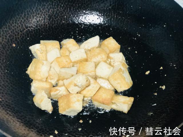 天生一对|茄子炒豆腐,先放茄子还是豆腐,很多人搞错,难怪茄子吸油还不香