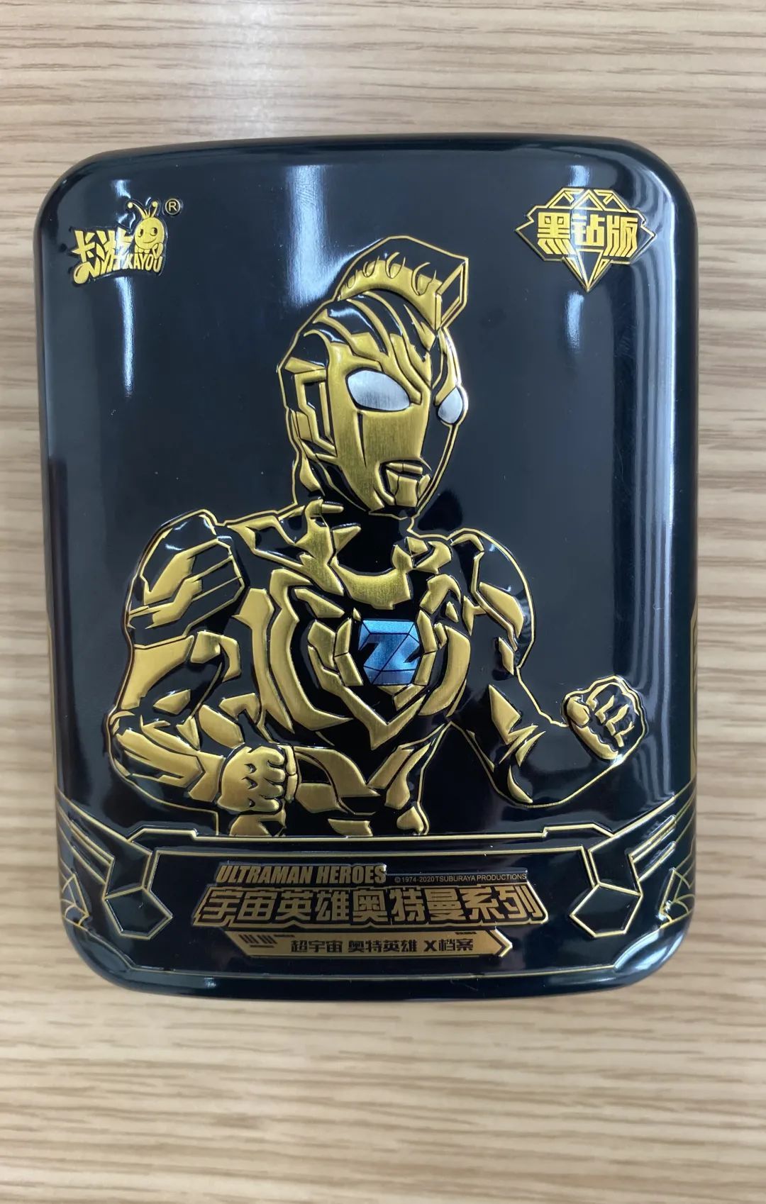 警察都懵了！26岁男子多次偷奥特曼卡片……