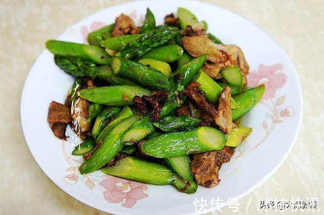 荤素|午餐6个菜，荤素搭配，3种时令蔬菜各个光盘，网友真接地气