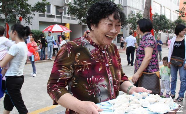 dh为何老年痴呆越来越多提醒坚持4个习惯，远离“老年痴呆”