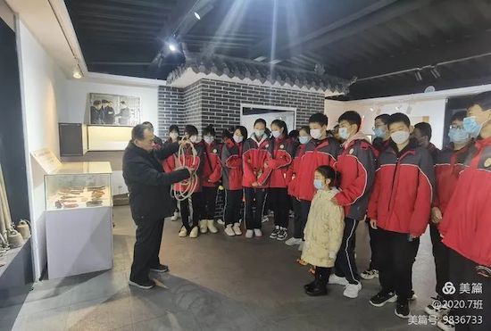 红炉|潍坊新华中学用“心”继承传统，以“爱”温暖冬日