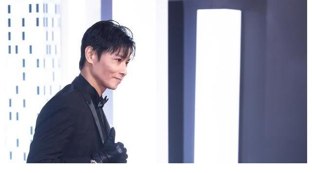 陈小春|男版浪姐开播引热议，嘉宾阵容太绝了，节目组在力捧谁一目了然