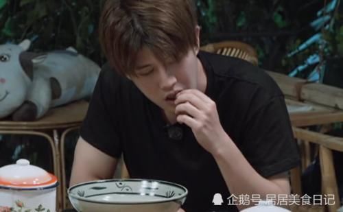导演|《向往4》做饭曝造假后,任嘉伦的毛豆也“穿帮”导演组懒得装