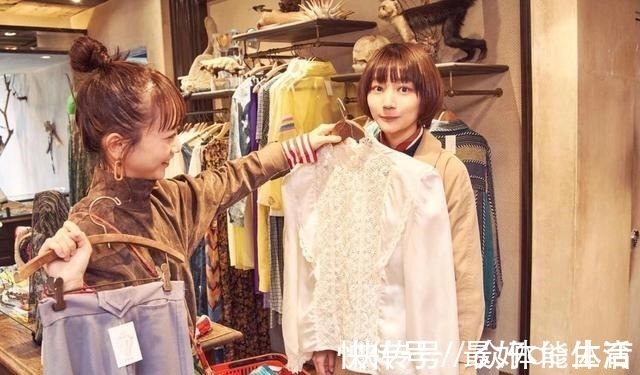 年代感 现在的潮人只有2种穿古着的和穿新衣服的!