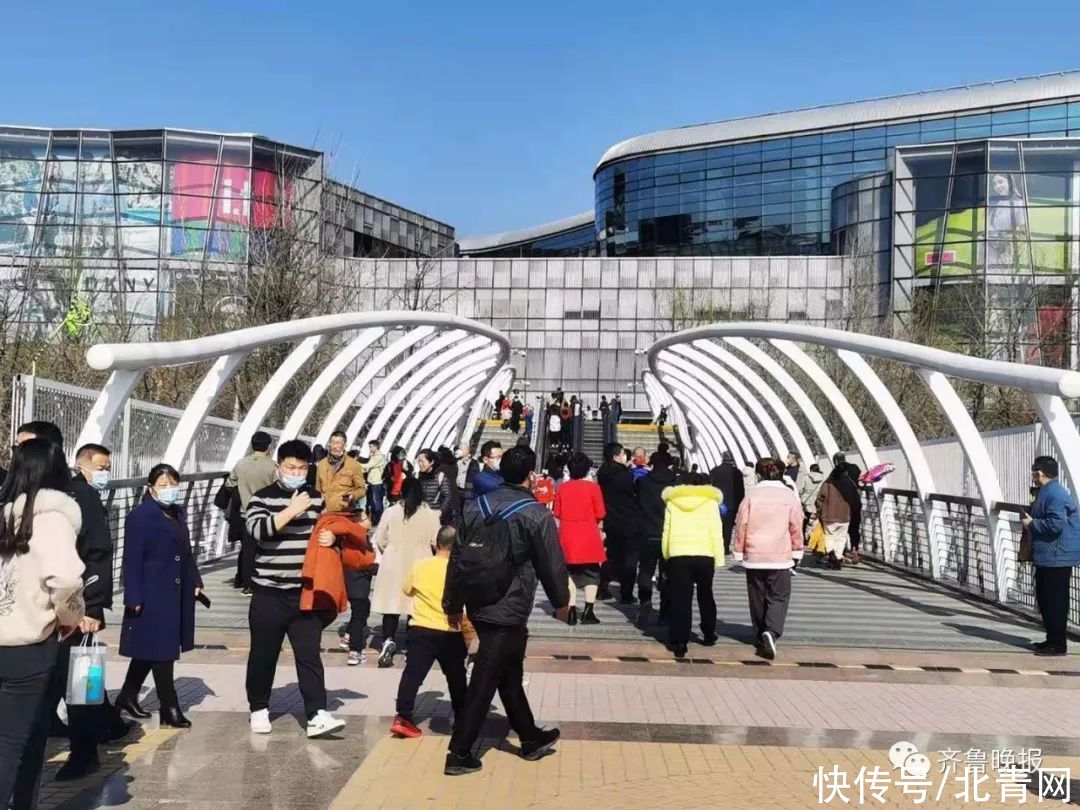 网友|排队看电影、街上遛弯儿、补觉一整天…网友晒出自己的年初一