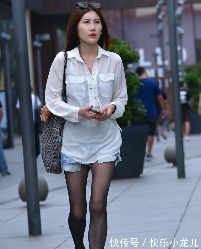 紧身裤 紧身牛仔裤穿搭也可以酷酷哒,时尚又显瘦的利器,轻松变女神