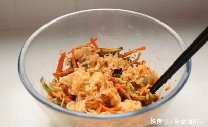 芝麻酱|天气是越来越热了，5分钟拌好，清爽开胃，全家抢着吃