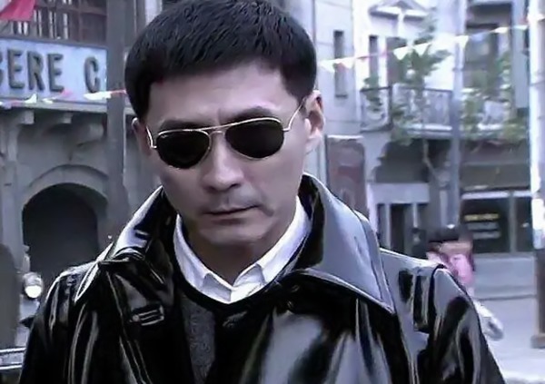 我忍不了|抗日神剧:轻功躲子弹我忍,包子手雷我忍,燕双鹰的皮衣我忍不了