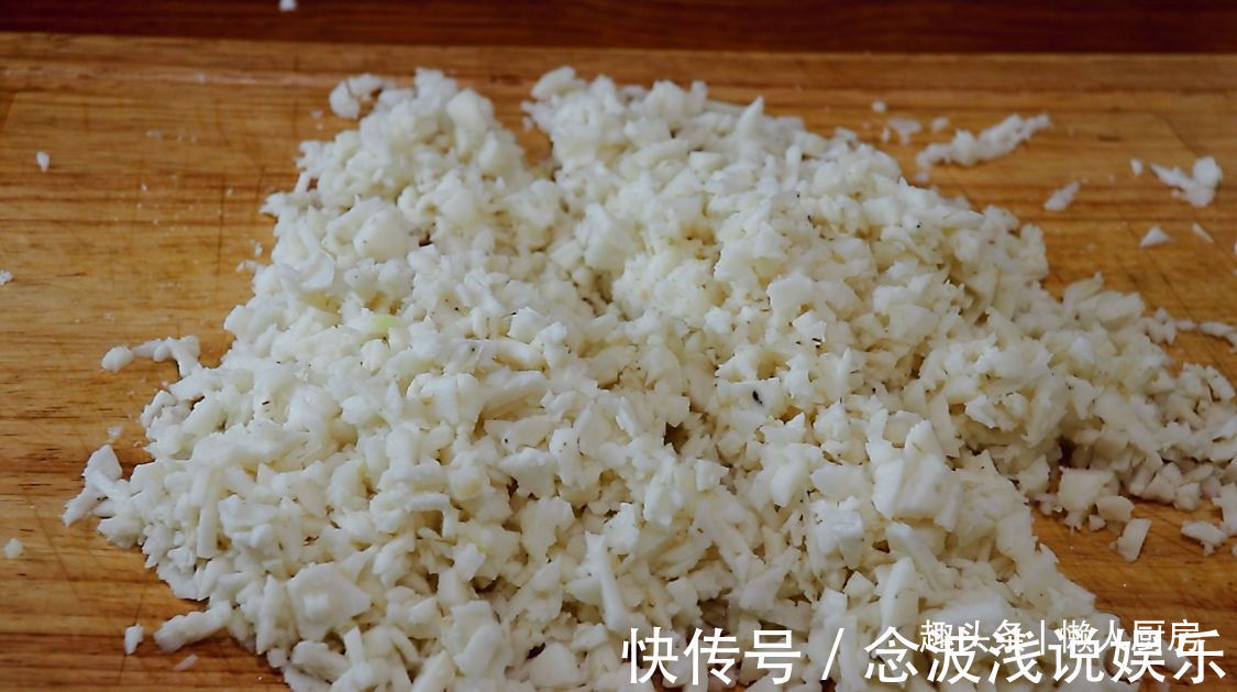 马蹄|这种马蹄糕卖3元多一斤,吃起来软软弹弹,里面脆脆的