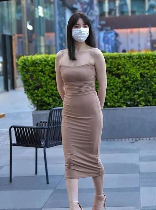 搭配 连衣裙的特别搭配，设计简约大方，时髦显瘦