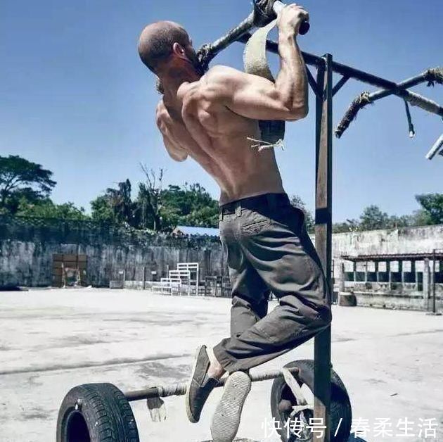 杰森斯坦森|有一种背，叫杰森斯坦森的“大神背”，附高效虐背教程