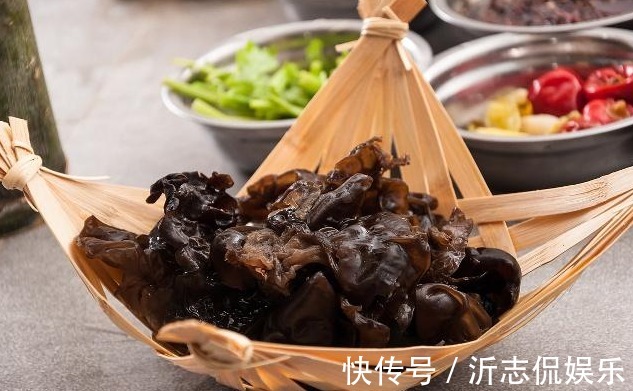 黑木耳|子宫“清洁工”找到了，女人常吃，可能帮你排出污血，保养子宫！