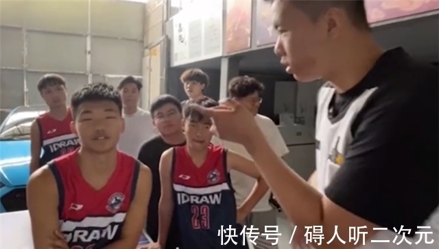 农村国宝退网之战,最后亏的却是吴勇豪?他承诺拿出几十万建球场