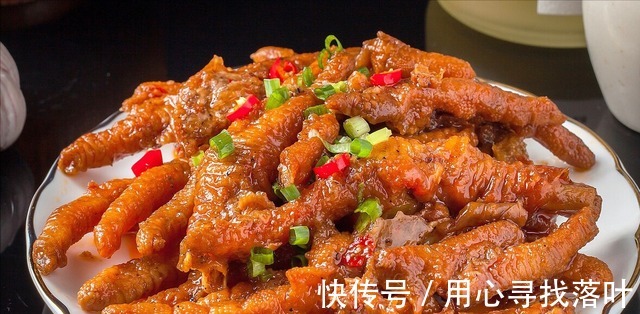 做虎皮鸡爪记住“1煮1泡”窍门,鸡爪快速起皱脱骨,皮酥肉嫩!