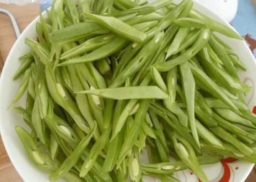 不瞒你说这菜最低8块一斤,买了别心疼,钙是鸡蛋的6倍,补钙质,身体变强壮