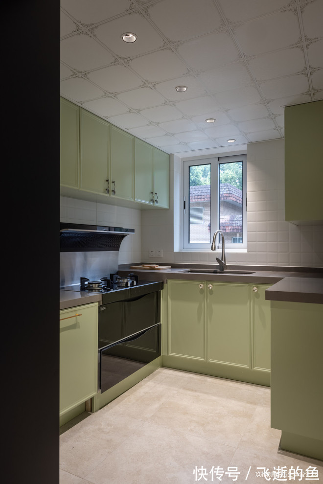 连通性|90㎡简约三居,秋日暖阳中的侘寂之美