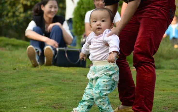 疾病|这才是宝宝正常会走路的时间,过晚可能与疾病有关!