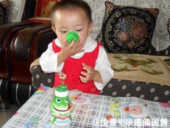 铭铭|5岁娃喝牛奶脾虚发育停滞,3种“牛奶”已被拉黑,家长还给娃喝