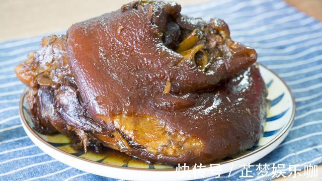 蓉儿|晚餐3斤猪肘子，一锅饭，一家四口吃的满嘴流油，网友：看着都馋