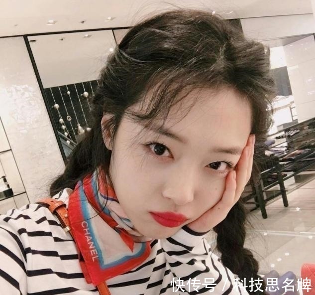 头发 脸圆的女生要学会拒绝留中分,难看显脸大,这5种发型才适合你