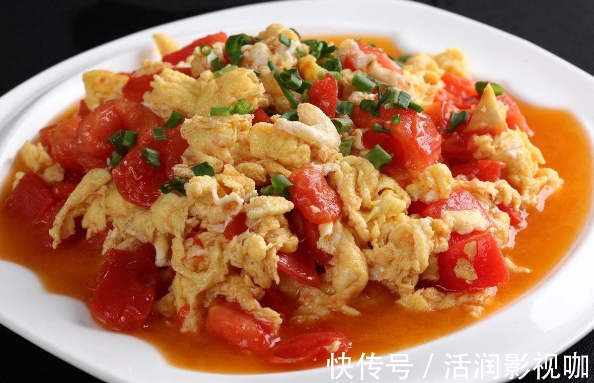 西红柿炒鸡蛋时，多加两种调料，不要用错一种调料，鸡蛋更鲜嫩