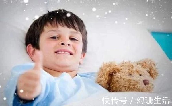 称赞|4岁孩子从楼顶坠落,妈妈竟然不准人抱,医生称赞其聪明!