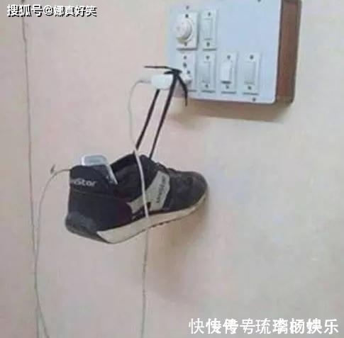 |搞笑GIF:这几天发现儿子越来越娘,这下终于找到原因了