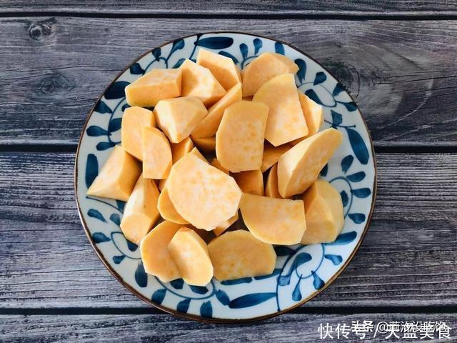 春季防燥多喝汤,这汤甘甜又滋润,常喝皮肤好,胜敷10张面膜