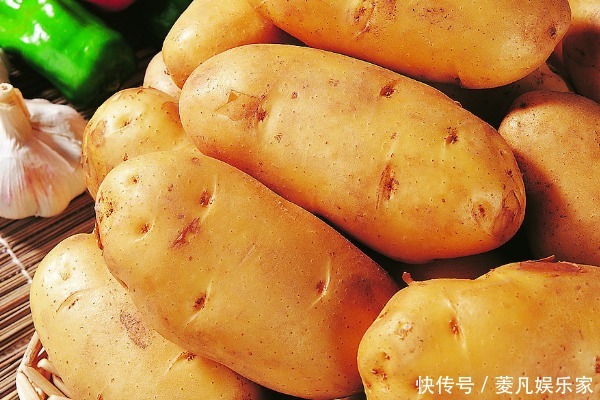 打了激素的土豆如何分辨老菜农教你几招，别再买错了！