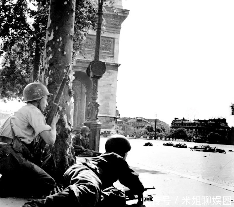 结束|二战结束时戴高乐在巴黎圣母院遭遇刺杀 枪手面对面扣动了扳机