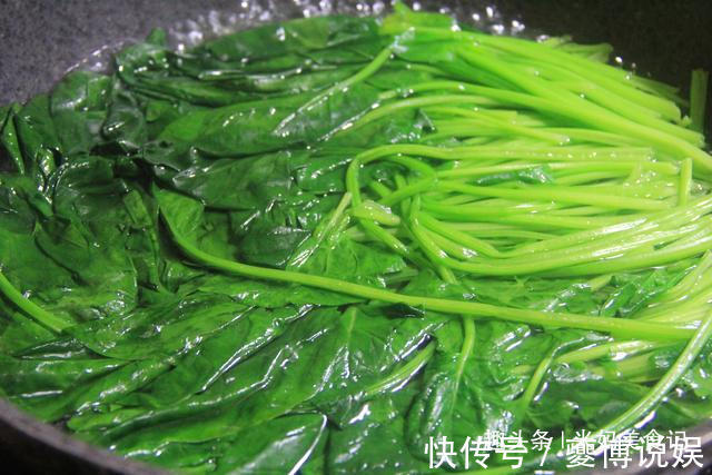 炒菜前,这6种蔬菜必须焯水,为了家人健康,再懒也别省这一步!