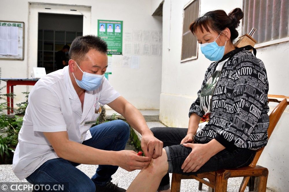 中国医师节|感谢医者担当，祝医师们节日快乐