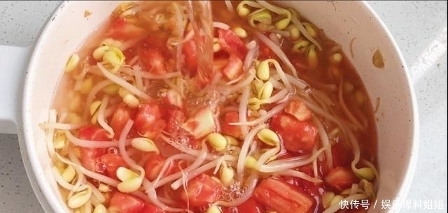 西红柿|每天晚餐吃这个减脂汤，一段时间腰细了脸小了，瘦子别喝怕你太瘦