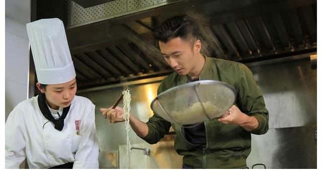 谢霆锋杨超越来荔波啦！为荔波美景点赞打call！你偶遇到了吗？