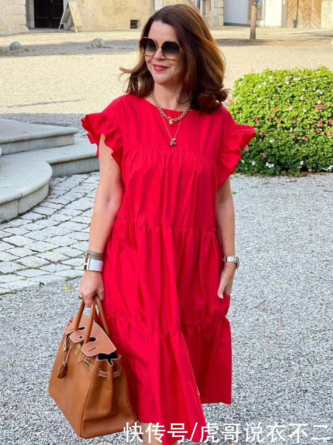 彩色系|腿粗微胖长相平平，这位50岁博主靠搭配美了半辈子，优雅又知性