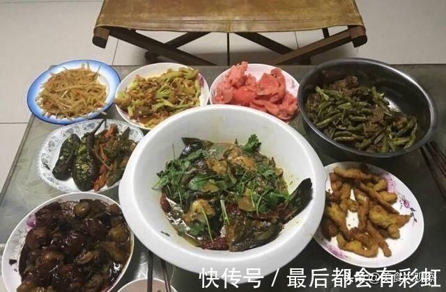 放假回婆家,7个婆婆做的家宴对比下,就能看出儿媳的分量了