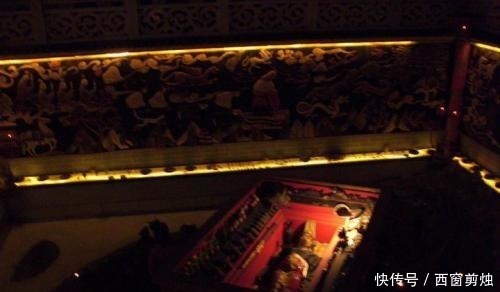 盗墓贼#专家挖开一座古墓,发现已被盗12次,墓主人 头颅被劈一半很残忍!