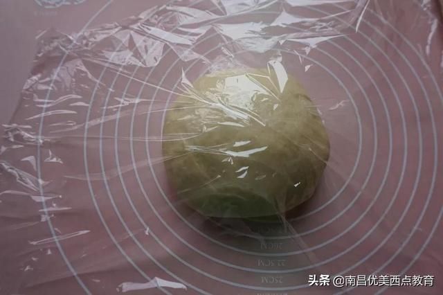 韩国爆款!菠萝酥粒面包,柔软细腻,酸甜油润,口感一绝