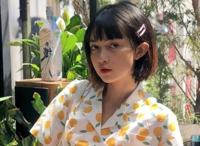  女生|女生几乎被“痘痘”毁容，常吃4种水果，坚持就能“自救”
