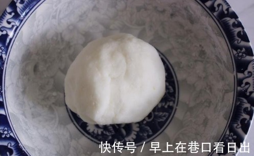 不用澄粉,不用土豆淀粉,大厨教您一招,简单一烫,饺子晶莹剔透