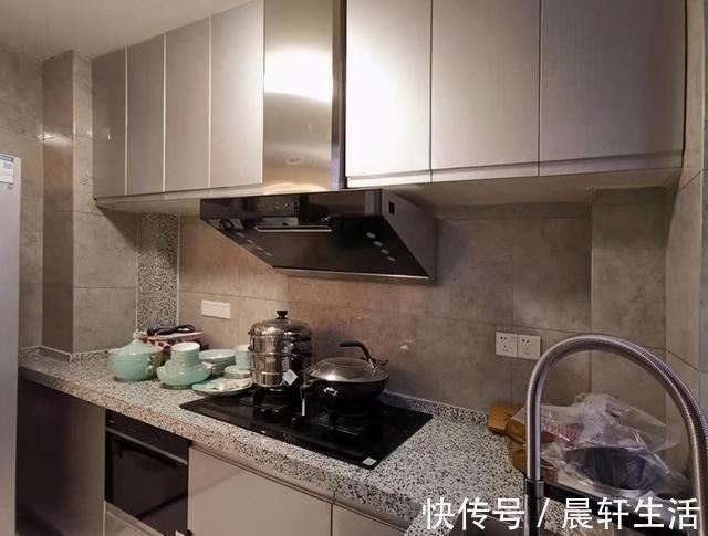 小虫子|用瓷砖做的橱柜好不好?装修房子是否值得做一套?