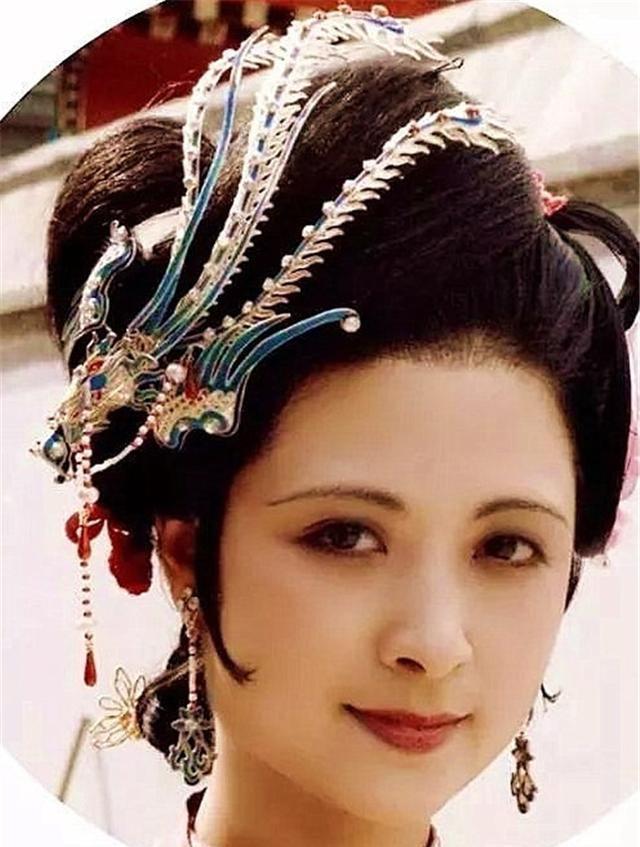 在劫难逃#红楼梦：尤二姐一死，凤姐注定在劫难逃，你看她踩了谁的雷？