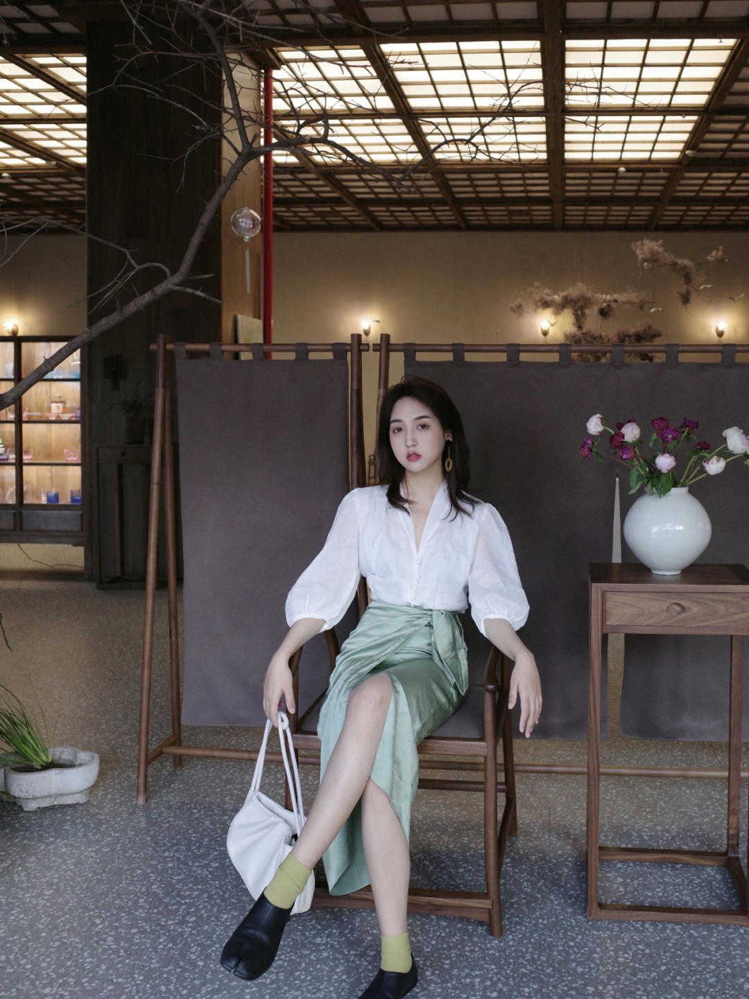 穿搭|夏季出游必备衣服单品,轻盈舒适的棉麻风,也能拍出时尚大片来