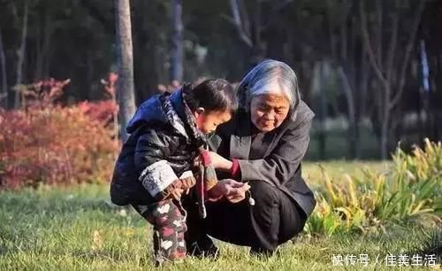 假带|有种无奈叫老一辈人“假带孩子”,自己赚足了面子,却坑了宝宝