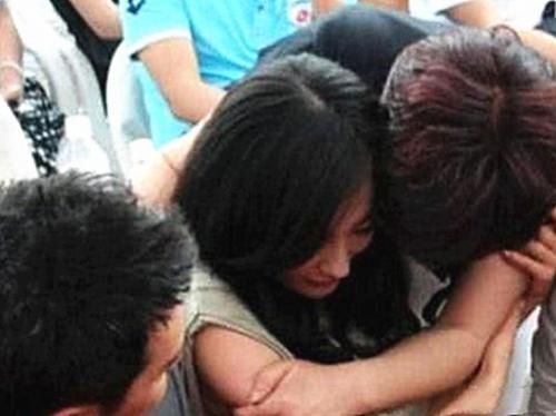 |4位遭“偷吻”的明星,张艺兴搞笑,薛之谦最惨,千玺已放弃挣扎