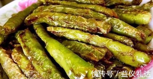 虎皮青椒|虎皮青椒,直接倒油就错了,教你正确做法,青椒个个起皮还入味