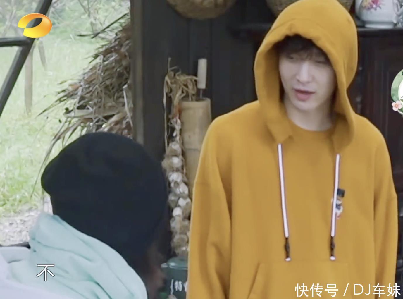 何炅|张艺兴围观杨紫干活却不帮忙,黄磊4次点拨无奈张艺兴太直男