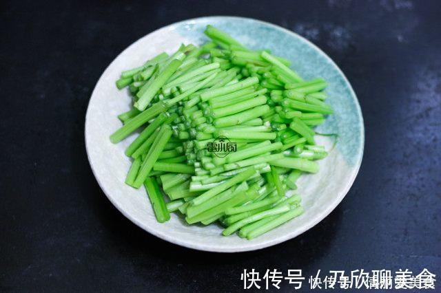 茼蒿|这个菜貌不惊人,却营养丰富,可惜很多人冷落了它!