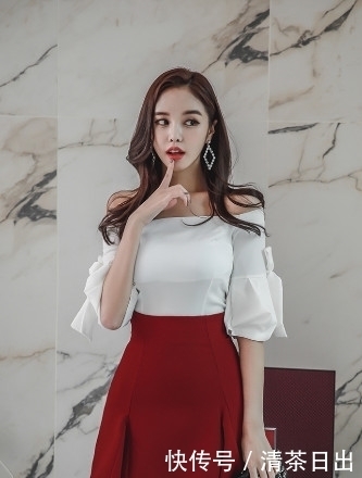 优雅|小姐姐身穿一字肩短裙,完美升华优雅的时尚女神,网友:好迷人